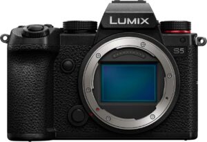 整体最佳的松下相机：Panasonic LUMIX S5